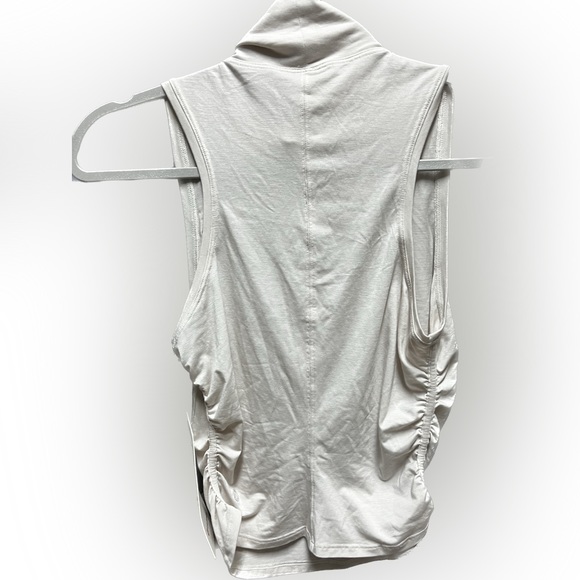 Lululemon “See the horizon” High Neck Tank 🌵Small - Picture 2 of 4